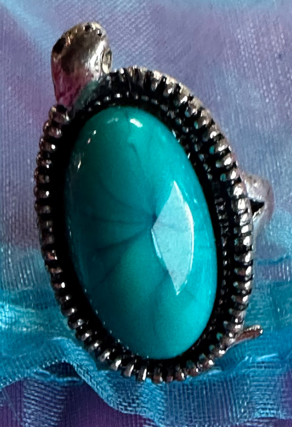 Vintage Silvertone Snake Ring with tirquoise coloured stone. Size 8