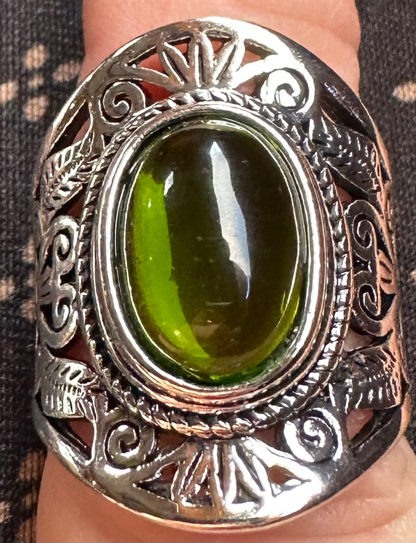 Vintage Silvertone Costume Ring with green oval stone - size 9.5