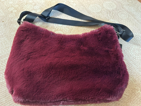 DEA The Label Slouch Bag Wine